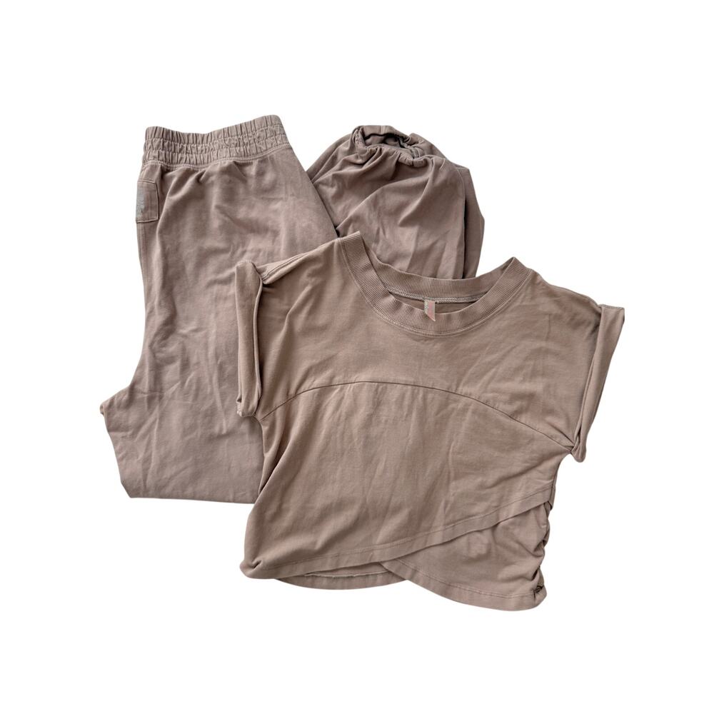 Free people movement hot shot crossover set- size medium